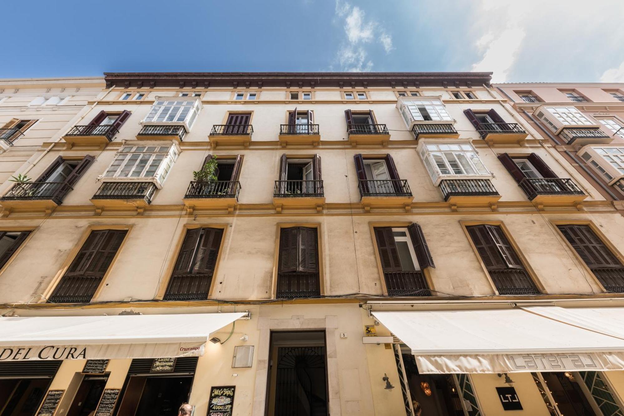 Homeclub Malaga Apartment Exterior photo
